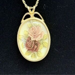 Vintage Victorian Cottage Style Gold Tone Rose Pendant Necklace